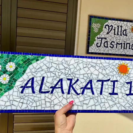 Jasmine Sirens Dom Na Cyprze أيا نابا