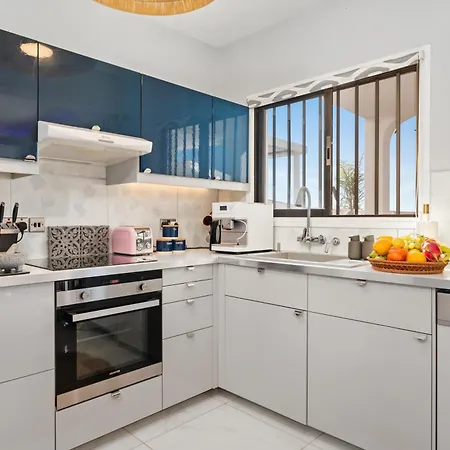 Jasmine Sirens Dom Na Cyprze * أيا نابا