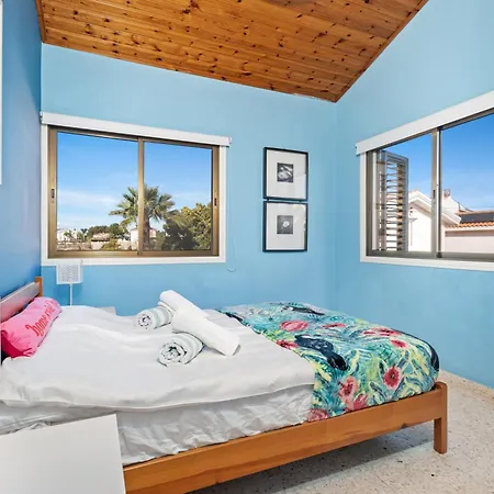 Jasmine Sirens Dom Na Cyprze * أيا نابا