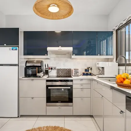 Jasmine Sirens Dom Na Cyprze Aya Napa